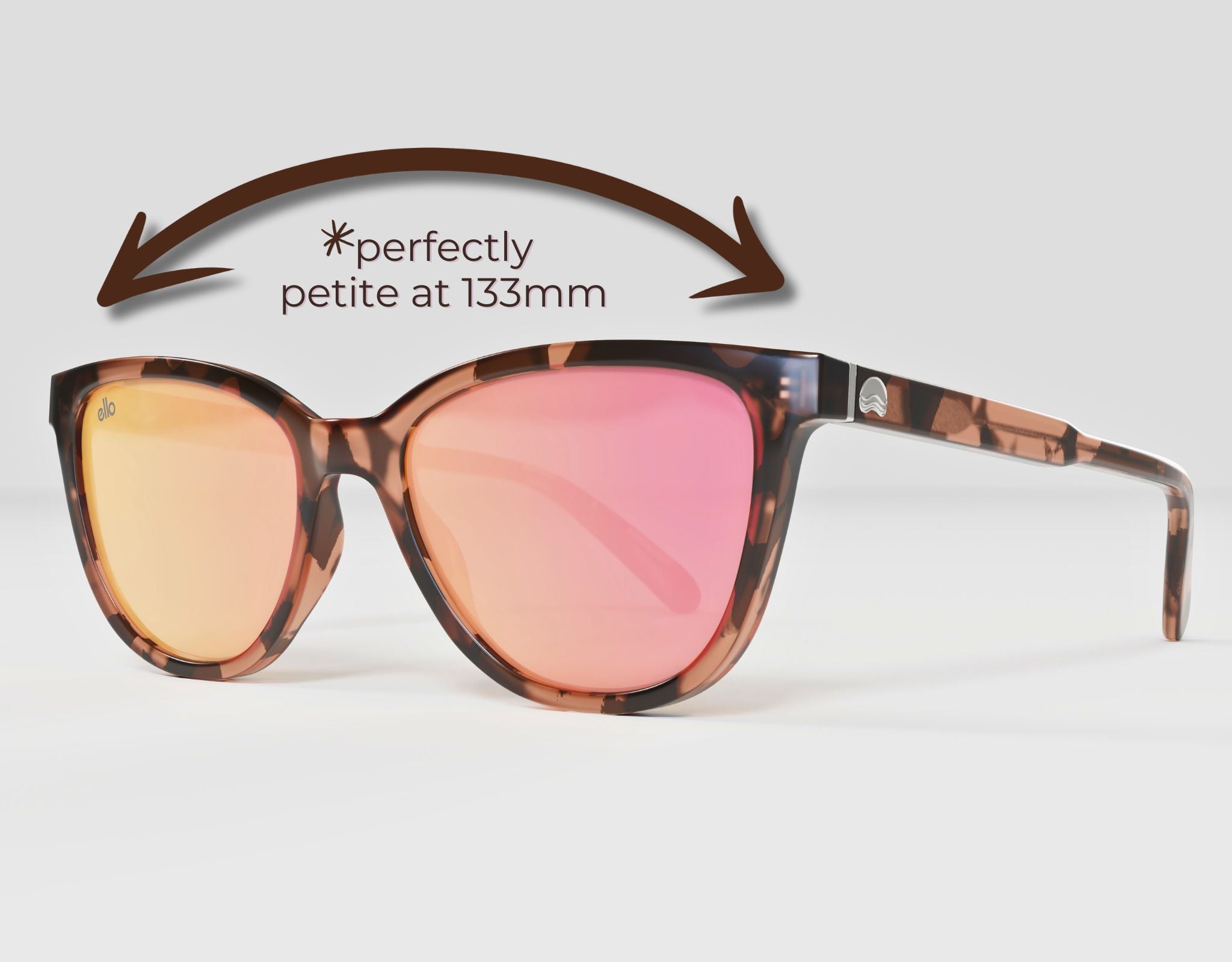 Half Moon Bay tortoise frame with pink lenses – arrow graphic highlighting 133mm petite fit for smaller faces.